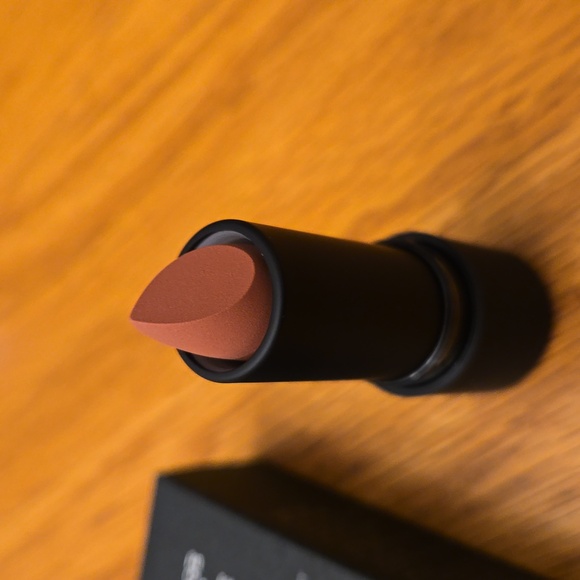 Clinique even better clinical dark spot and Avon lipstick new in box - Picture 8 of 8